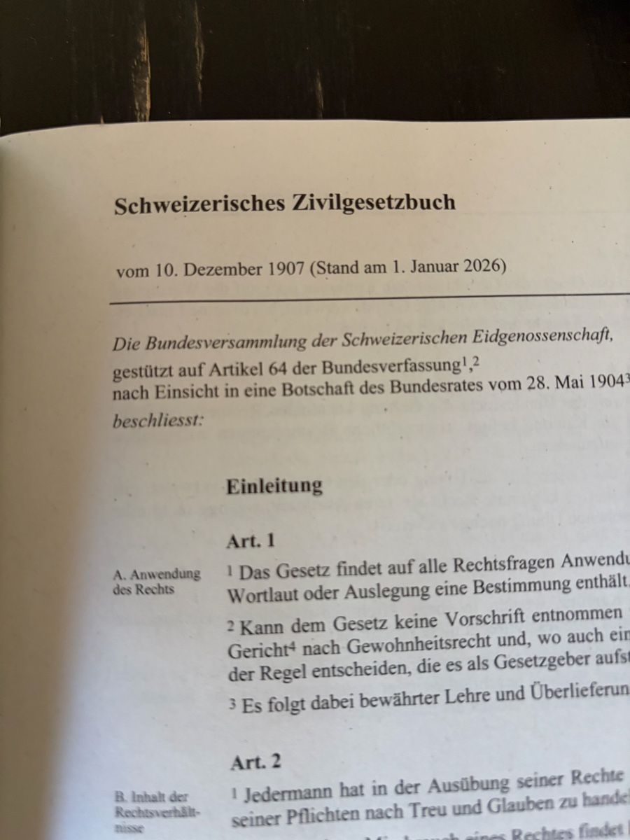 Livres: Aktuelle Gesetzesbücher – D'occasion à Grünenmatt par Hexenzauber 4