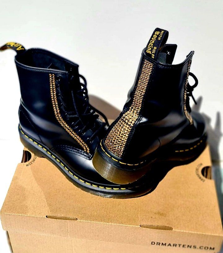Dr. Martens Herrenschuhe: Dr. Martens mit Swarovski Gold Strass, Gr. 38 – Neu (gemäss Beschreibung) aus kloten von Docsgirl 5