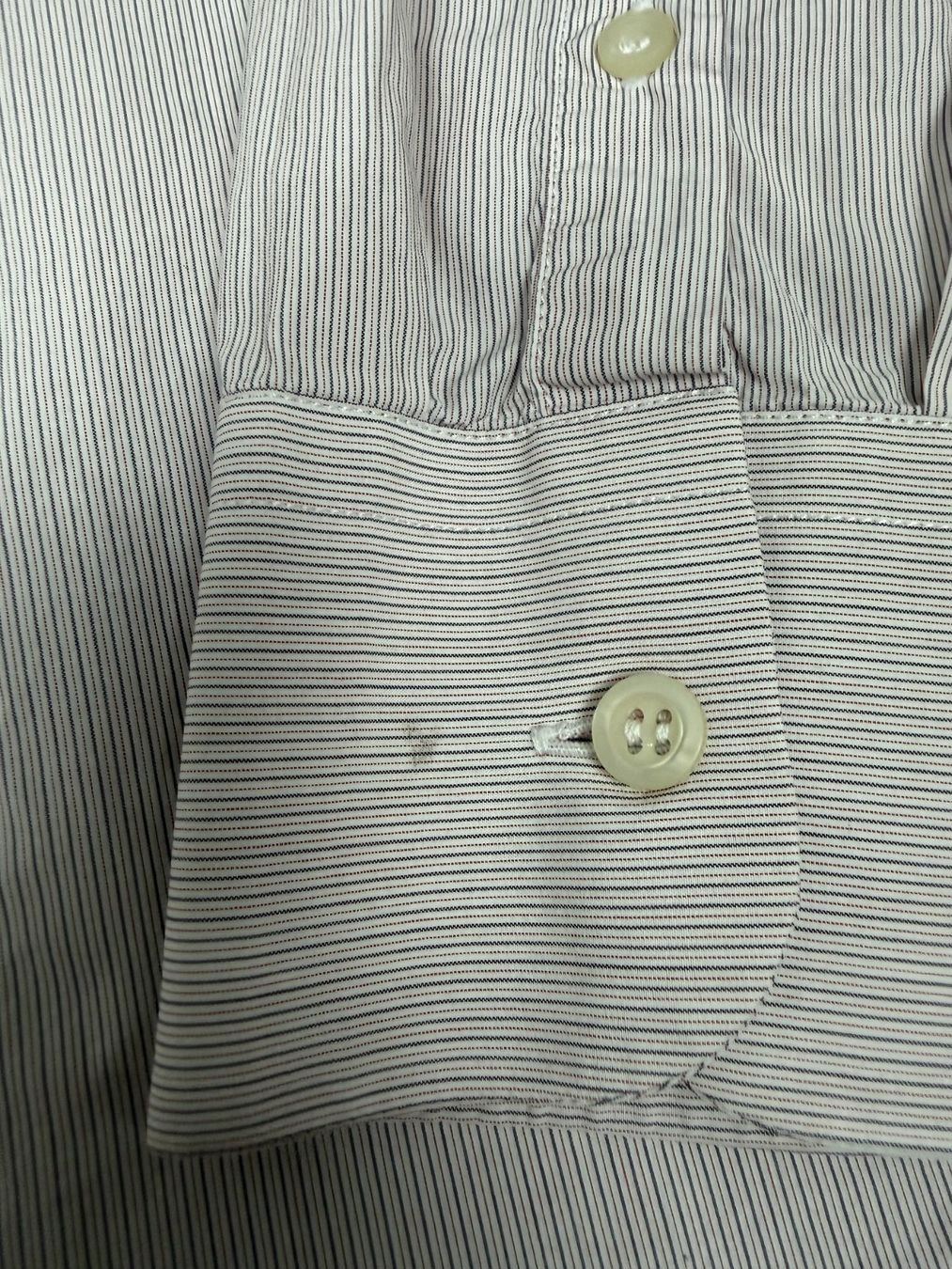 Prada Hemden: Prada Striped Logo Shirt – Gebraucht aus Biel/Bienne von sami0788480082 5
