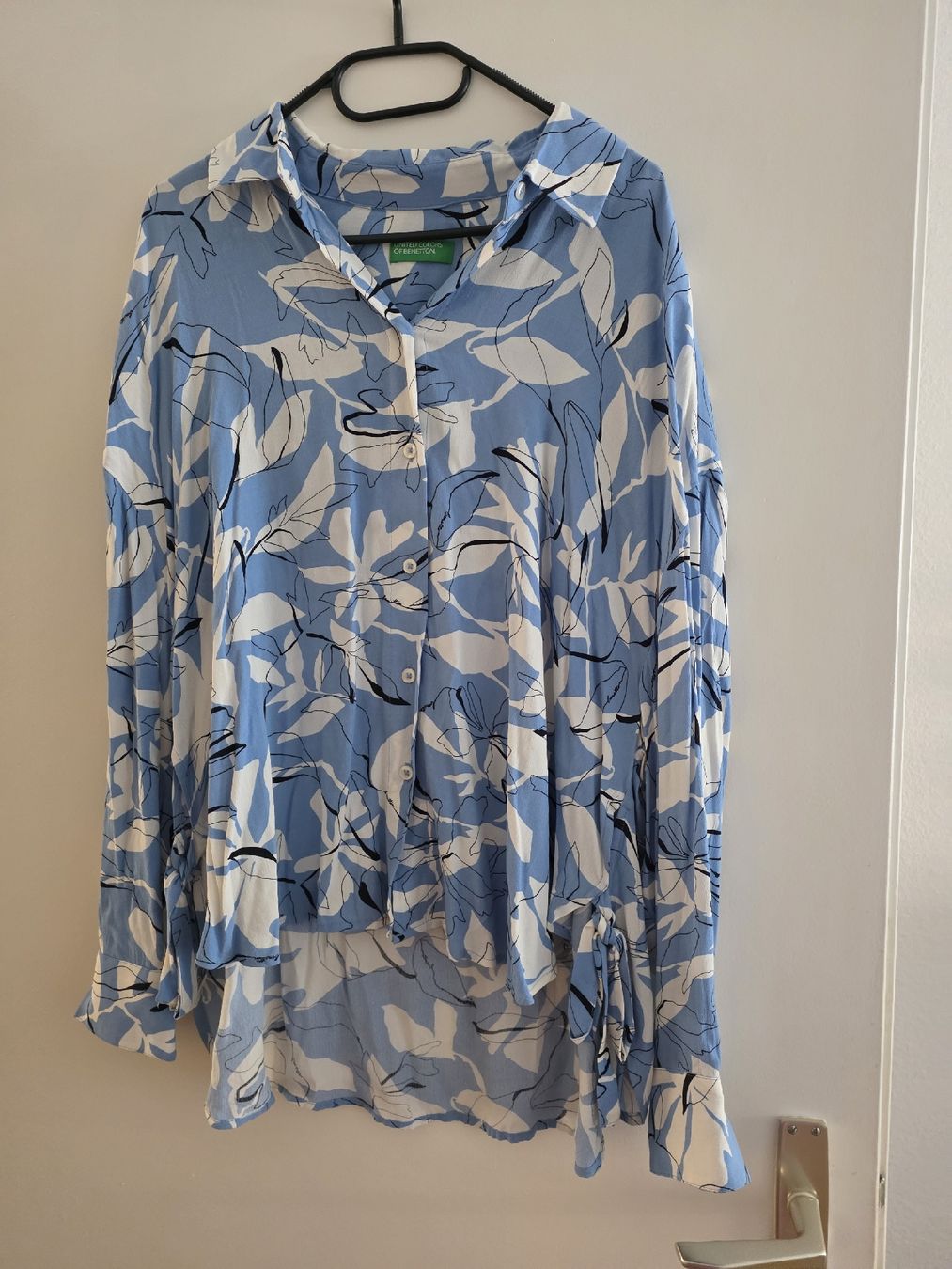 Benetton Blusen: Benetton blouse – Gebraucht aus Yverdon-les-Bains von enzine