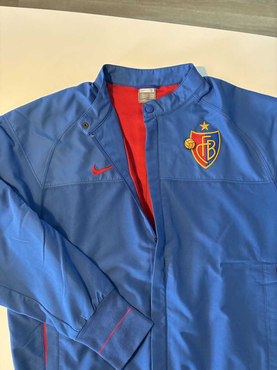 Nike Lotti di vestiti: Fanpaket FC Basel – Usato da Altnau venduto da kurvenmuehle 1