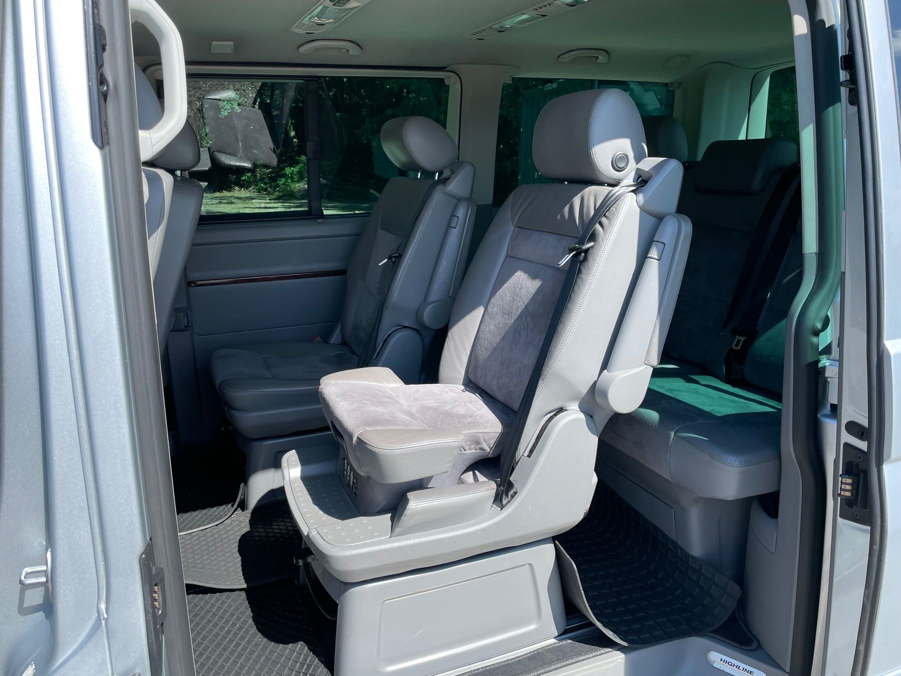 VW Automobili: VW T5 4Motion Multivan Highline 2,5 lt TDI – Usato da Nürensdorf venduto da GR5050 7