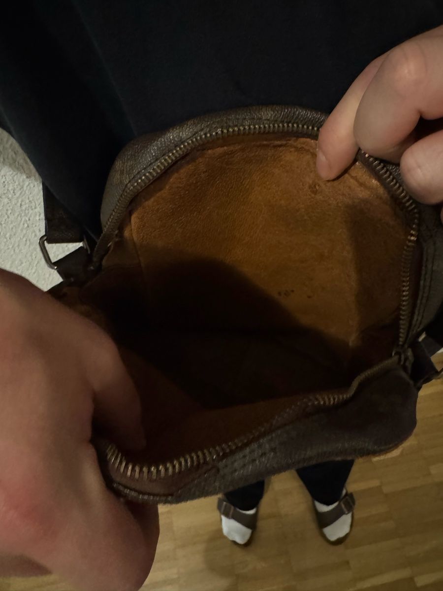 Louis Vuitton Sacs: Louis Vuitton Tasche Monogram Crossbody  – D'occasion à Bern par Ru4Fy 2