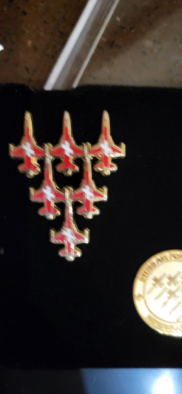 Spille & Fermagli: patrouille suisse pins – Nuovo (secondo la descrizione) da Camignolo venduto da Hakunamat5 2