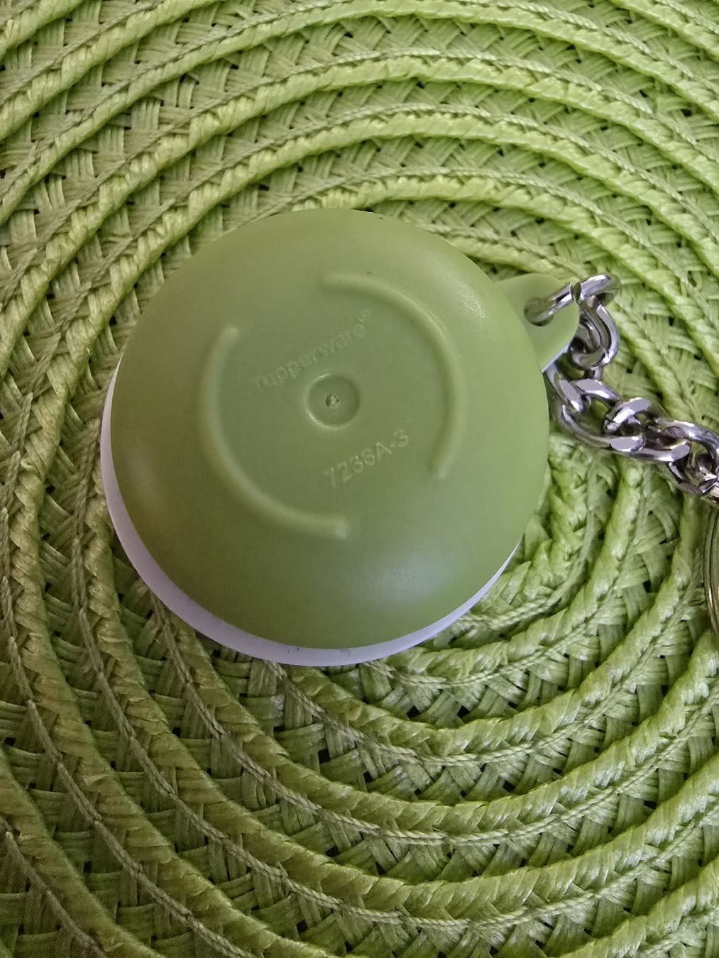 Schlüsselanhänger & - bänder: Tupperware Mini-Dose Schlüsselanhänger, Durchmesser 4cm – Neu (gemäss Beschreibung) aus Neuenegg von Zm84 2