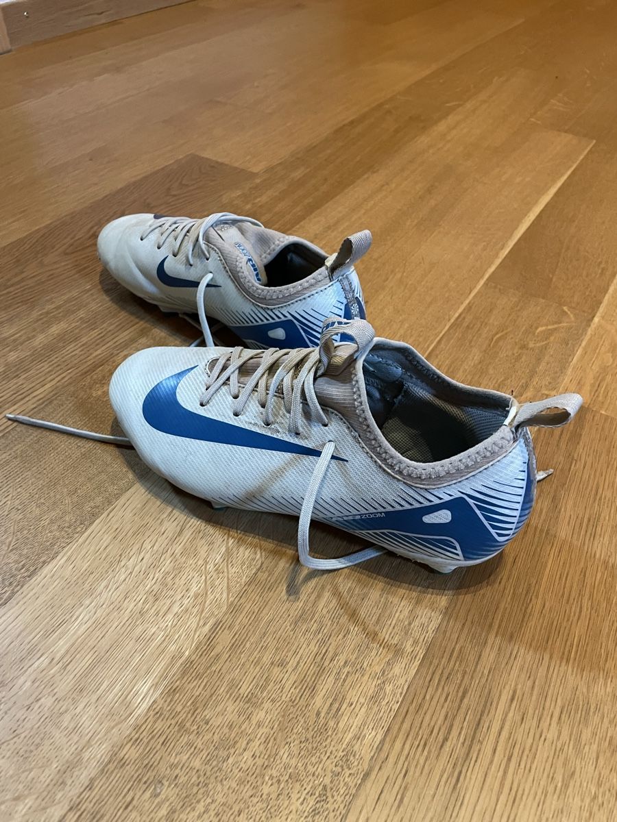 Nike Scarpe da uomo: Fussballschuhe Gr 36.5 – Usato da Flumserberg Bergh venduto da tamaramullis 5