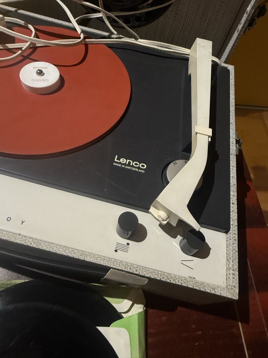 Lenco Giradischi: Vintage Kofferplattenspieler – Usato da Horriwil venduto da Carrera68