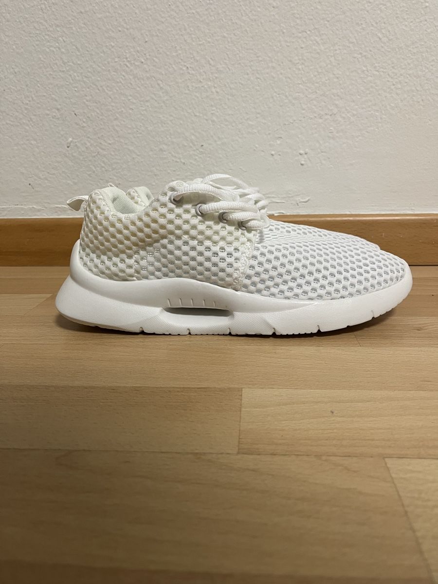 Scarpe da uomo: Weisse Atmungsaktive Schuhe – Nuovo (secondo la descrizione) da Sarnen venduto da flo_25mp 4