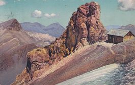 Cabanne de montagne et glacier dans les Alpes  1918