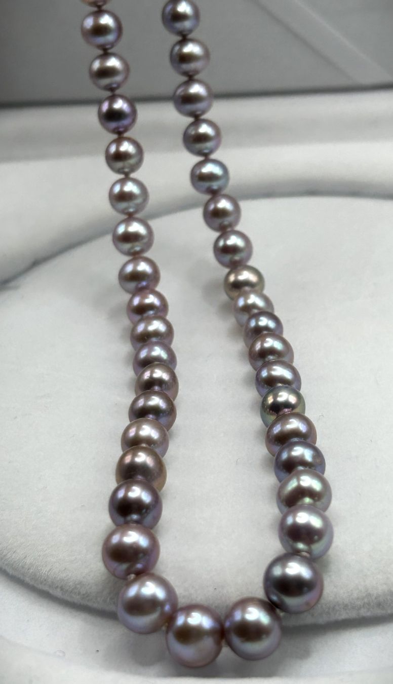 Catenine: Elegantes Süßwasser-Perlencollier in Lavendel/Violett – Nuovo e nell'imballaggio originale da Winterthur venduto da pin_6nv5 3