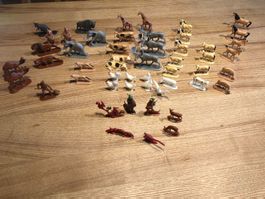 52 antike Kunststofffiguren