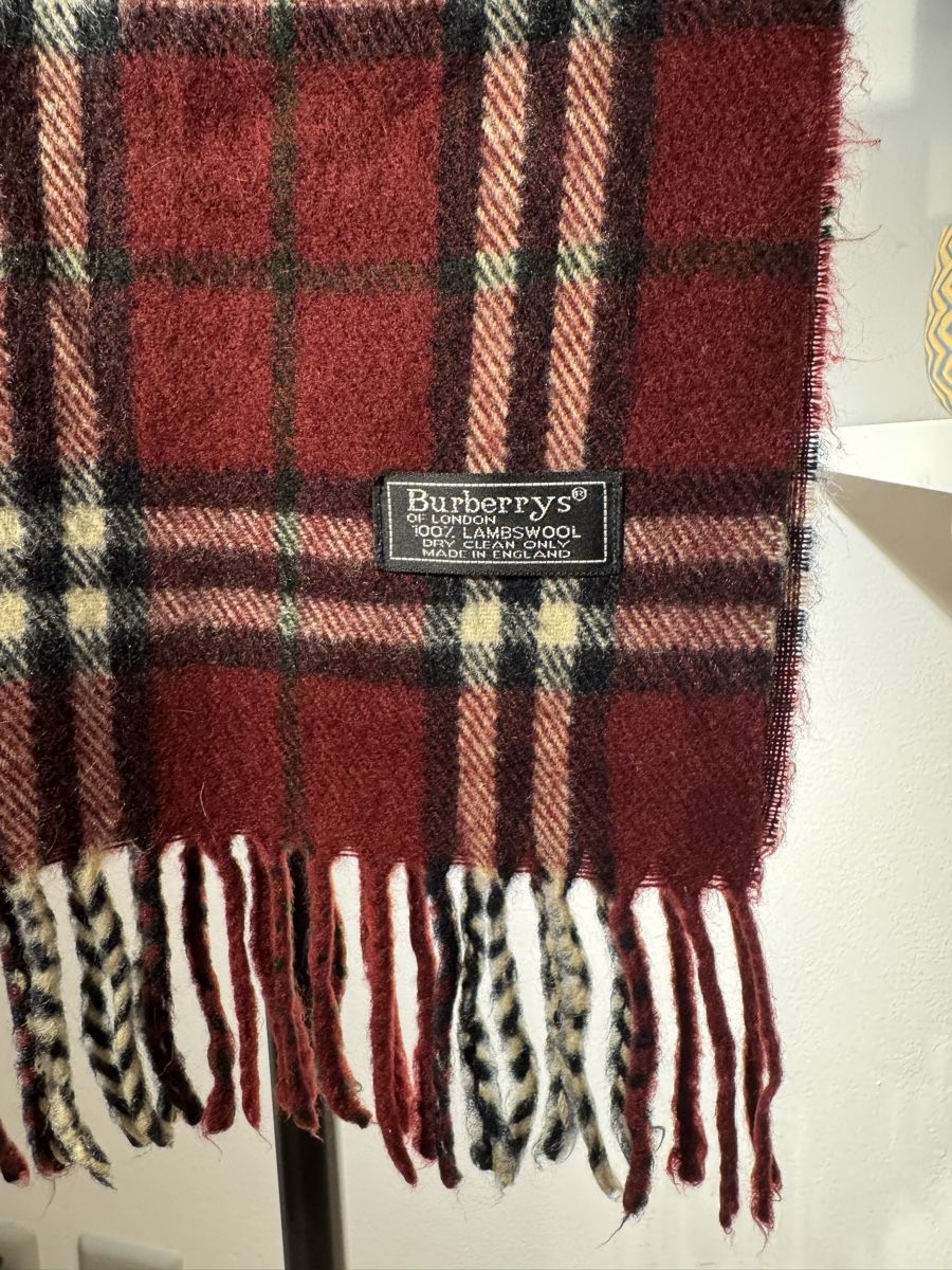 Burberry Foulards, Tücher & Schals: Écharpe Burberry originale – Gebraucht aus St-Maurice von Nikitas_P 1