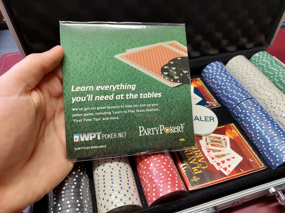 Pokergarnitur Mit Würfeltasse Von Piatnik – Komplettset Für Würfelpoker