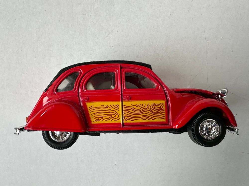 Modellino in miniatura Citroen 2CV 1/76 Oxford Dolly bianco/rosso RHD