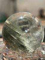 Seltener Schicht Optik Grüner Phantomquarz Kugel ca. 3.8cm