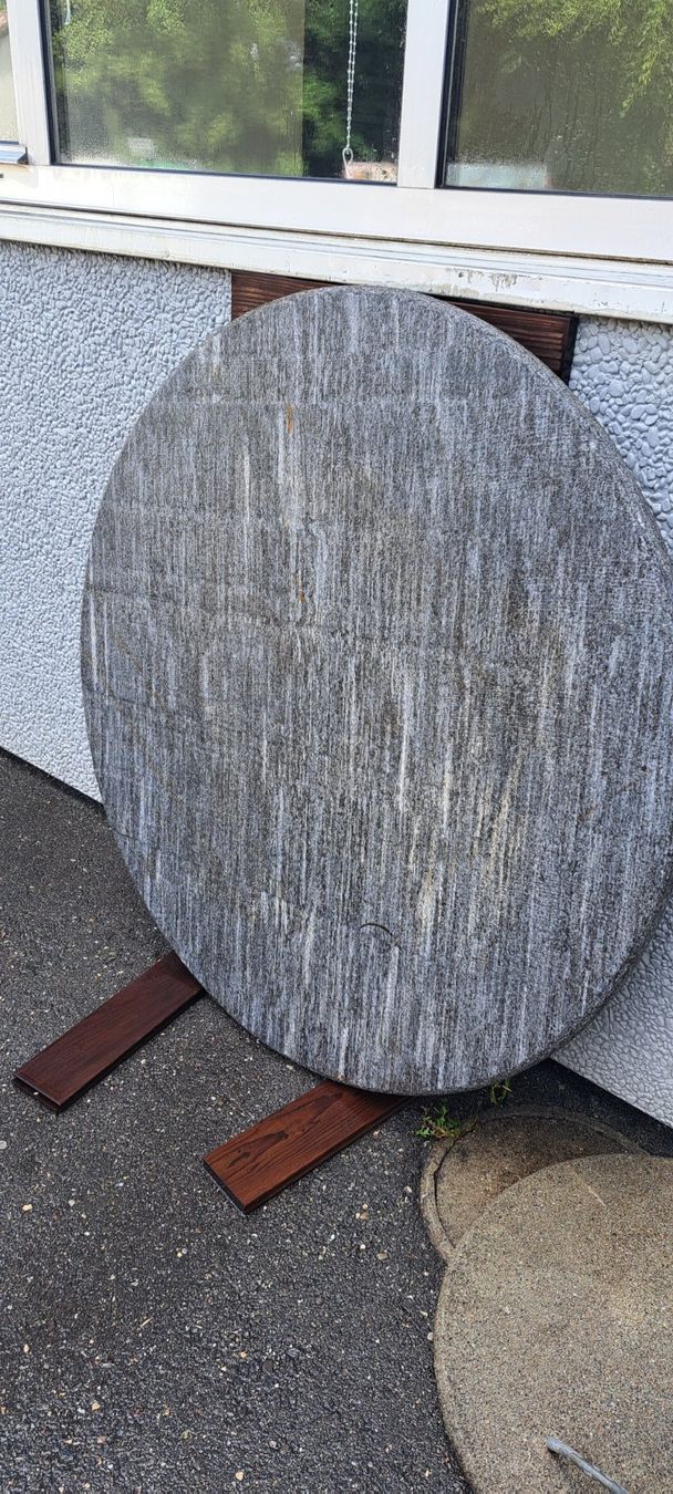 Piatti di portata: Granit Tischplatte Durchmesser 120 dicke ca 3cm – Usato da Derendingen venduto da JRGLAS