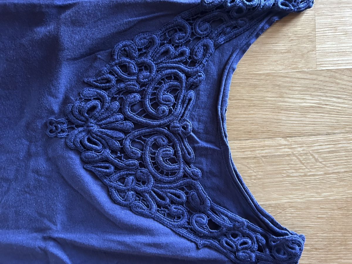 La Redoute T-shirt: T shirt avec broderie 34/36 – Usato da Daillens venduto da guisepa 1