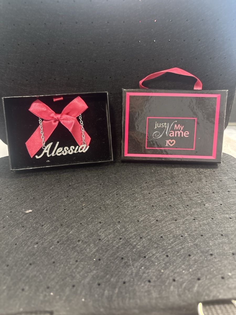 Ketten: Collana nome "Alessia" con strass nuova – Neu und originalverpackt aus Giubiasco von cri_mzc6