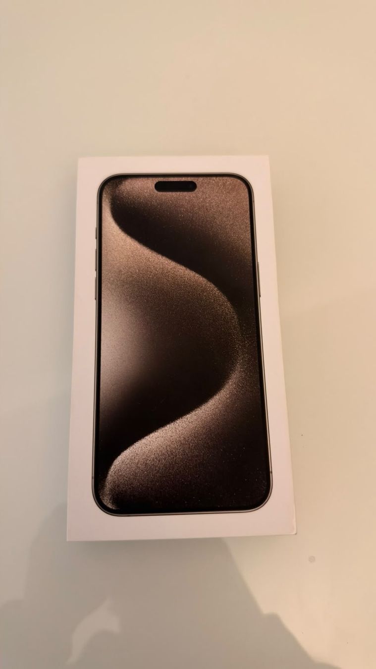 Apple Telefoni cellulari / Smartphones: iPhone 15 Pro Max 256 GB – Usato da Sursee venduto da Kaloo01 3