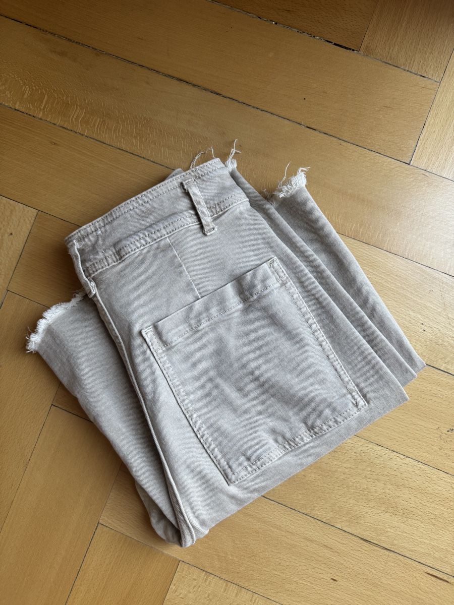 Zara Jeans: Highwaist Hose von Zara – Usato da Wettingen venduto da eveeyaara 5