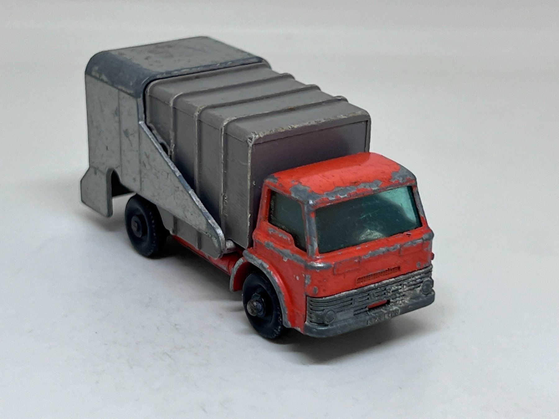 Matchbox Modellautos: Matchbox Refuse Truck #22 – Gebraucht aus Wildegg von LaaBoutique