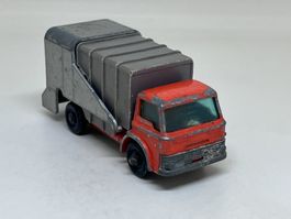 Matchbox Refuse Truck #22