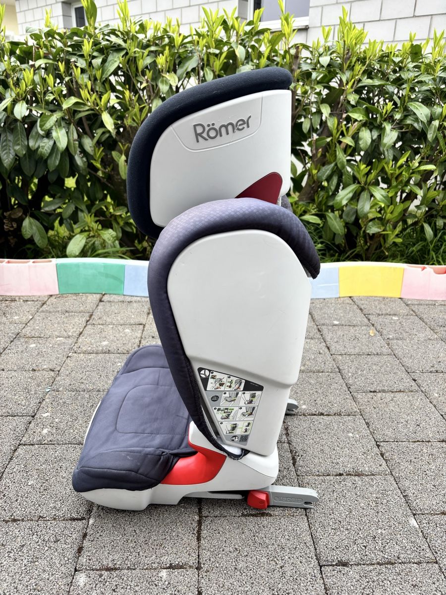 Britax Römer Seggiolini per auto: Römer Kidfix XP Kindersitz mit Isofix – Usato da Hasle b. Burgdorf venduto da Unihockeyler 3