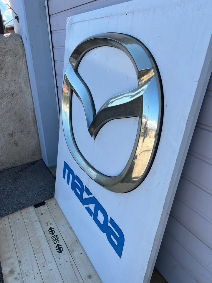Insegne: Enseigne Mazda 138x110 cm – Usato da Bursins venduto da Oldtimer_CH