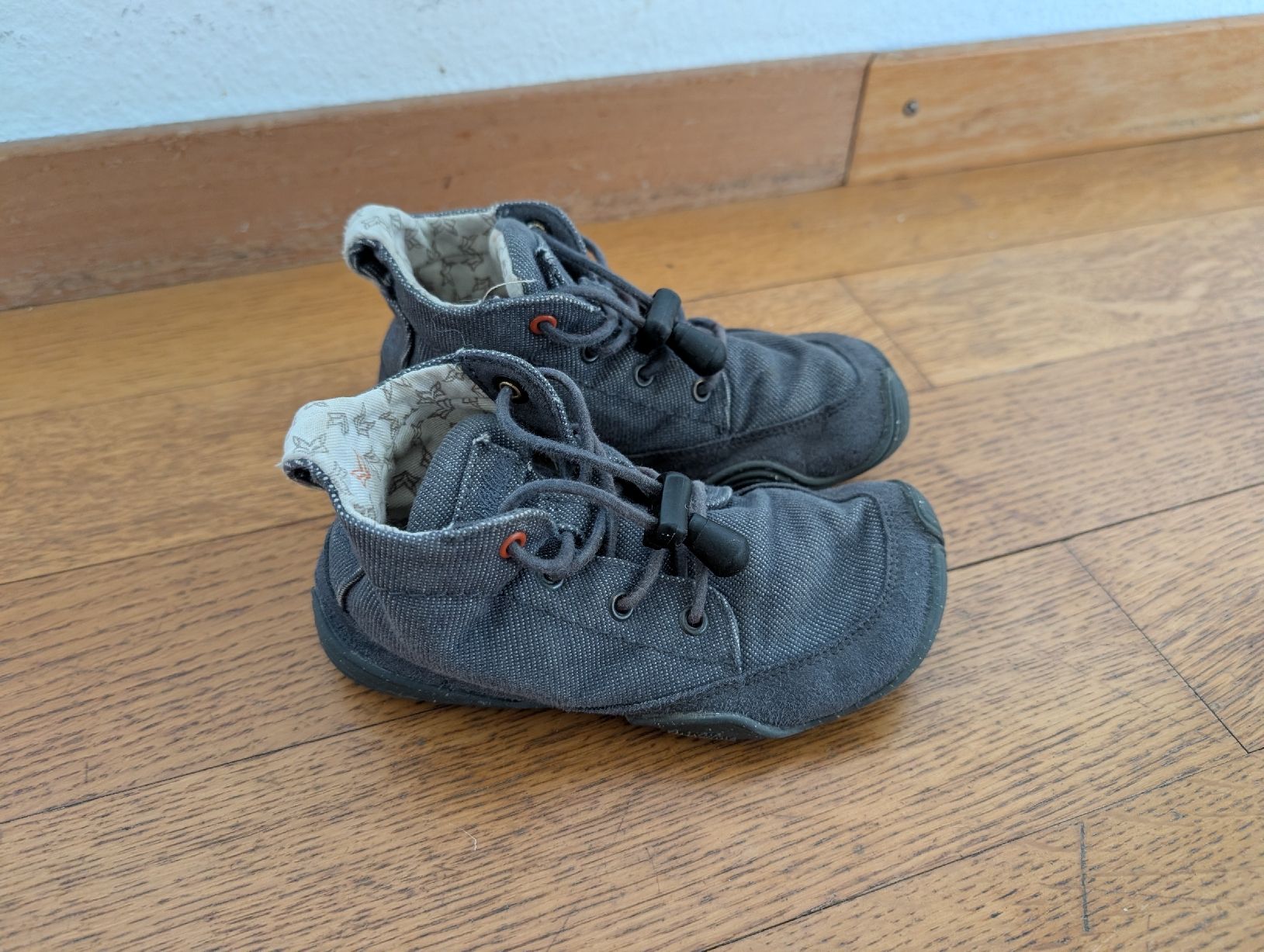 Wildling Schuhe für Jungen: Wildling Grösse 25 – Neu (gemäss Beschreibung) aus Riedholz von sim_6jpb