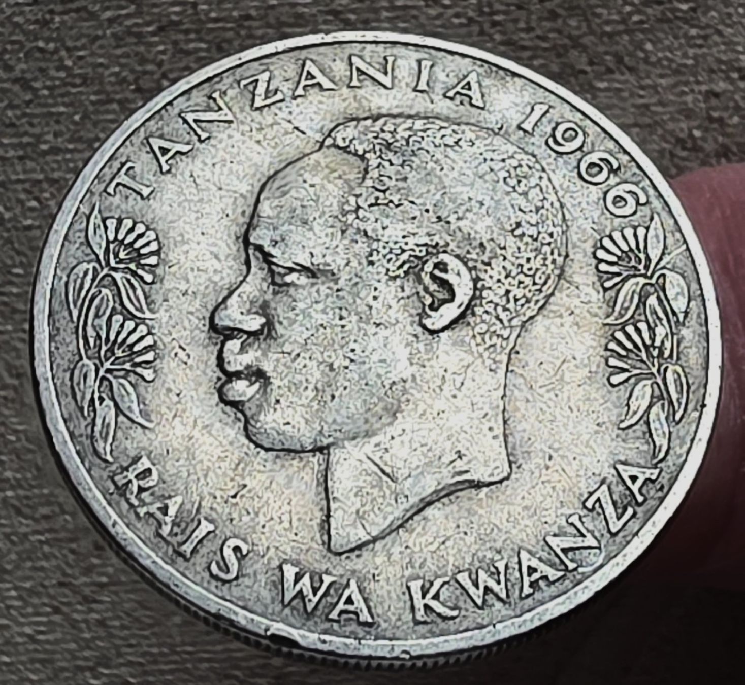 Tutti le monete: TANSANIEN 1 SHILINGI 1966 – Usato da winterthur venduto da CoinPassion 1