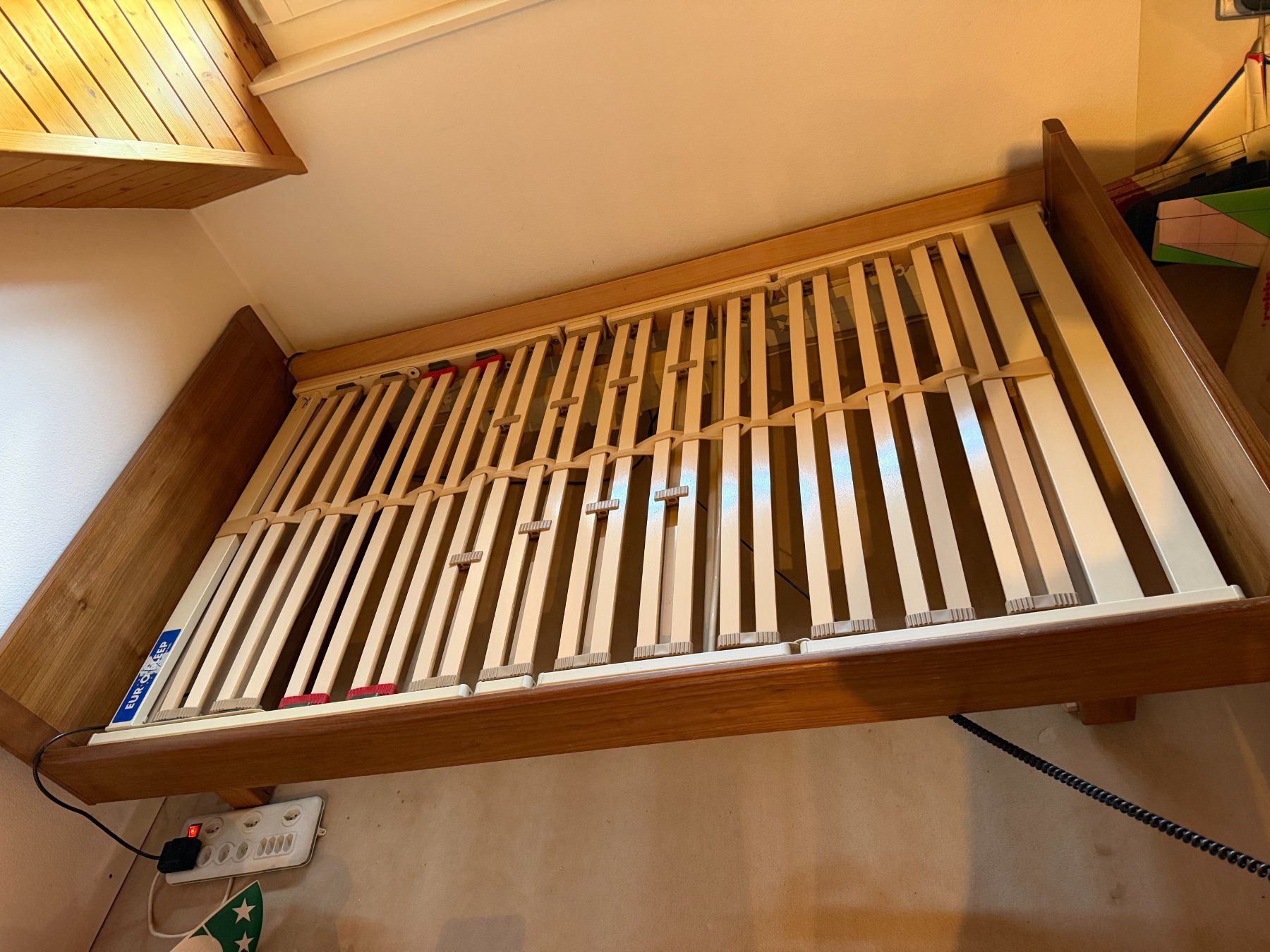 Betten: LIT  ÉLECTRIQUE  EUROSLEEP  SWISS  TECH – Gebraucht aus Apples von Gasscret 2