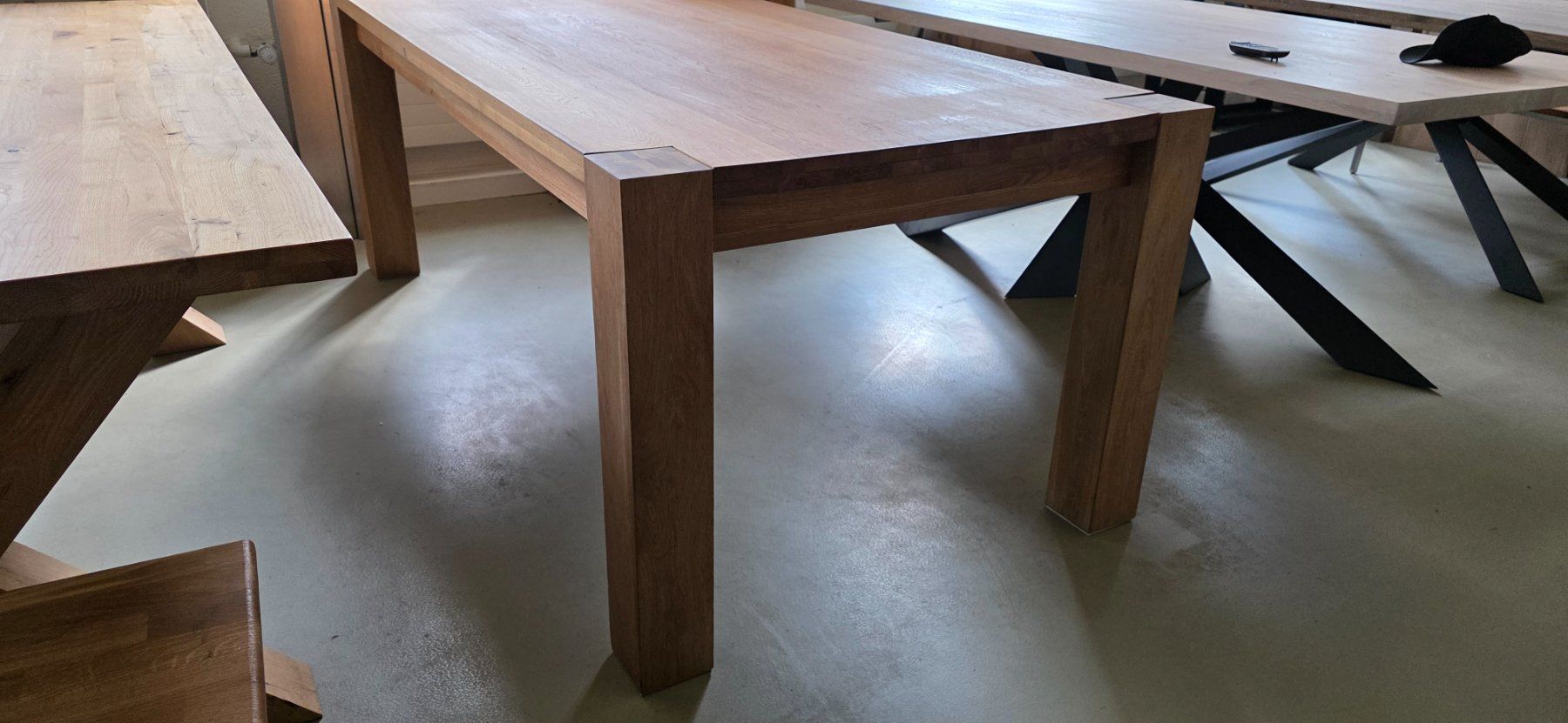 Tables: Tisch Eiche massiv 200x100cm – Neuf avec emballage d'origine à Lützelflüh-Goldb par Rampenverkauf_72_ 1