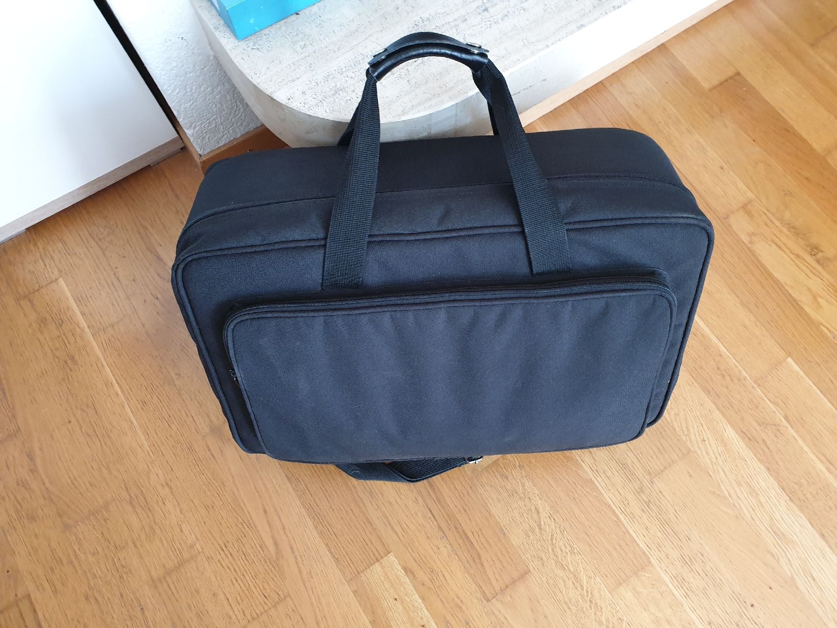 Sanyo Proiettori: SANYO PLC-XP10EA Multimedia Projektor mit Tasche – Usato da Ittigen venduto da Ziok187 1