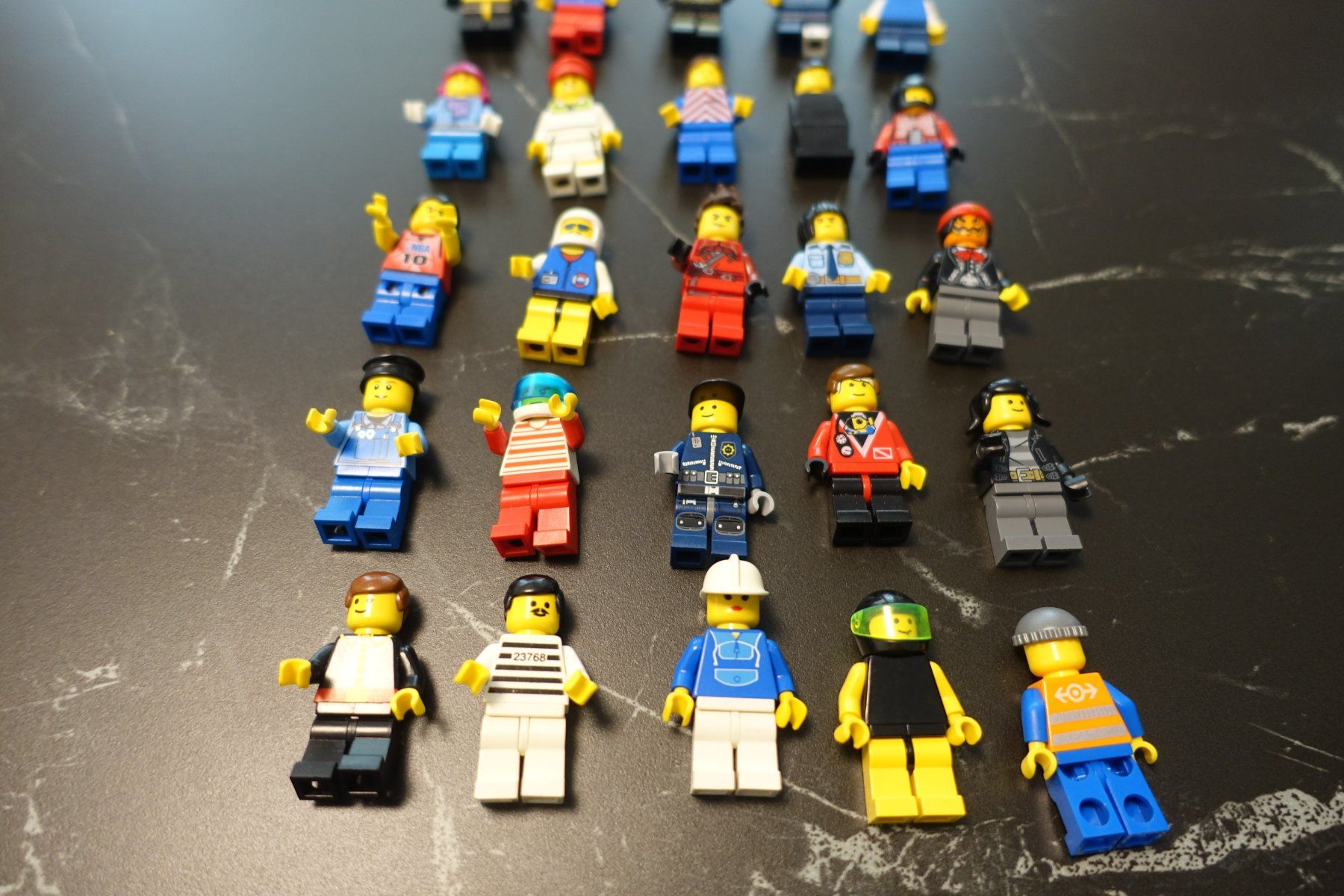 Lego Giocattoli: 25 Stk. Legofiguren (5) – Usato da Belp venduto da Mazarron58 2