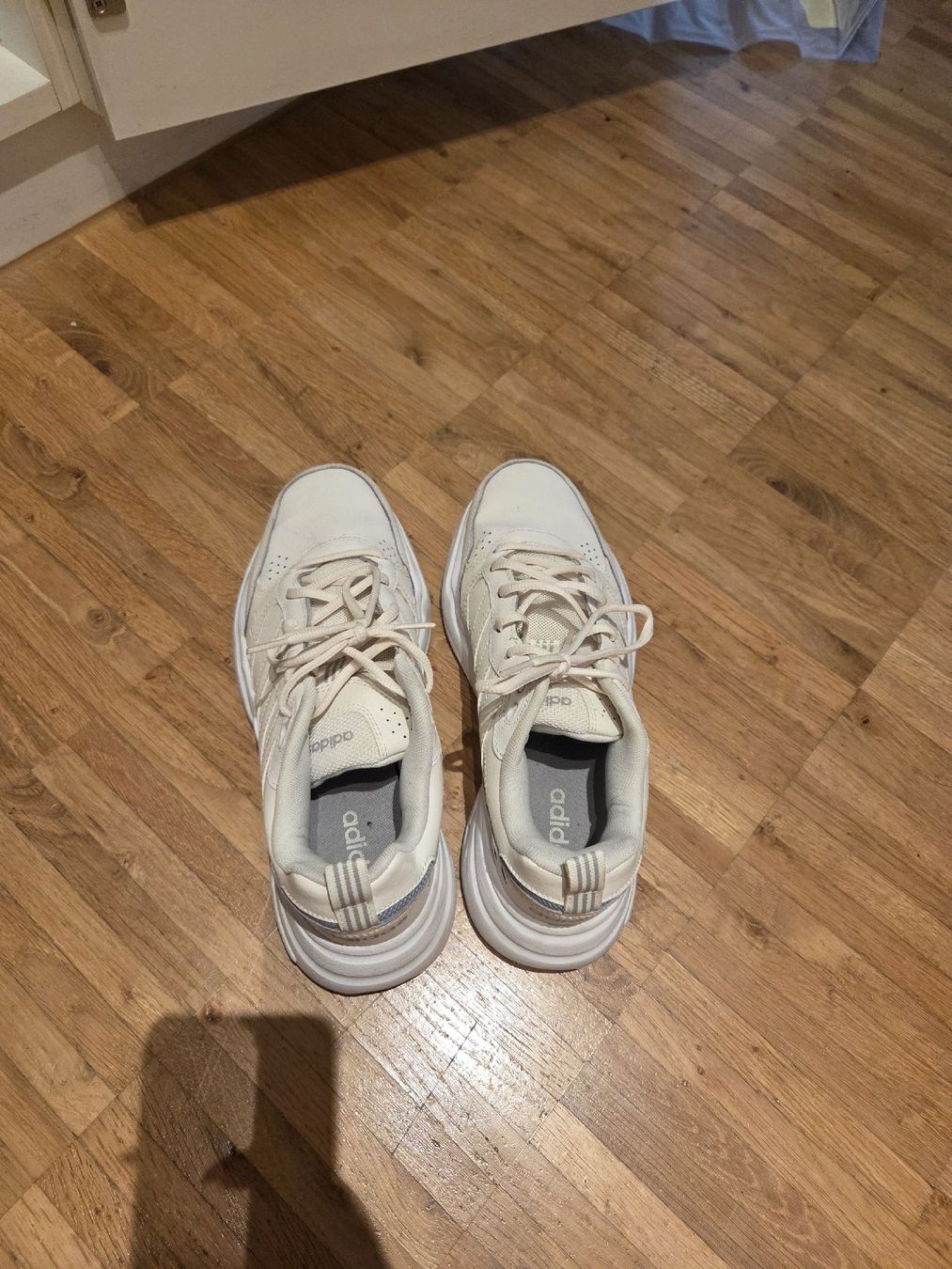 Damenschuhe: Basket Adidas – Neu (gemäss Beschreibung) aus Bern von fio_5h5h 1
