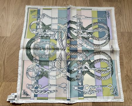 NEW Hermes gavroche silk 100% 42x43cm