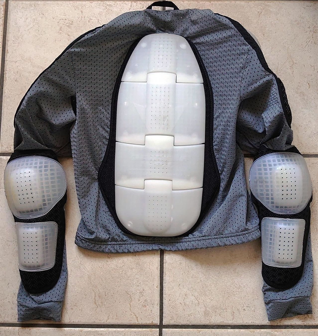 Dainese Protezioni & Imbottiture: Dainese - Schutzjacke – Usato da Biel/Bienne venduto da TheShop4U 1