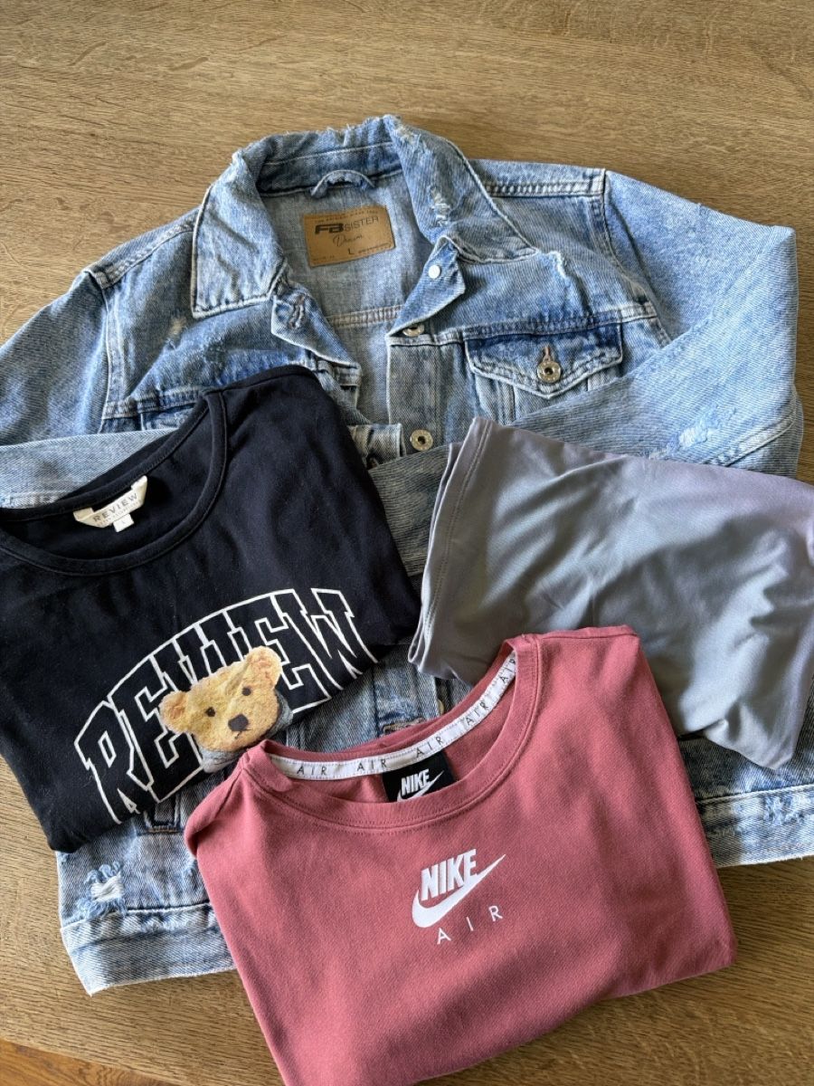 Kleiderpakete: Damen T-Shirts/Jäcke Grösse L – Gebraucht aus Widnau von schetti12