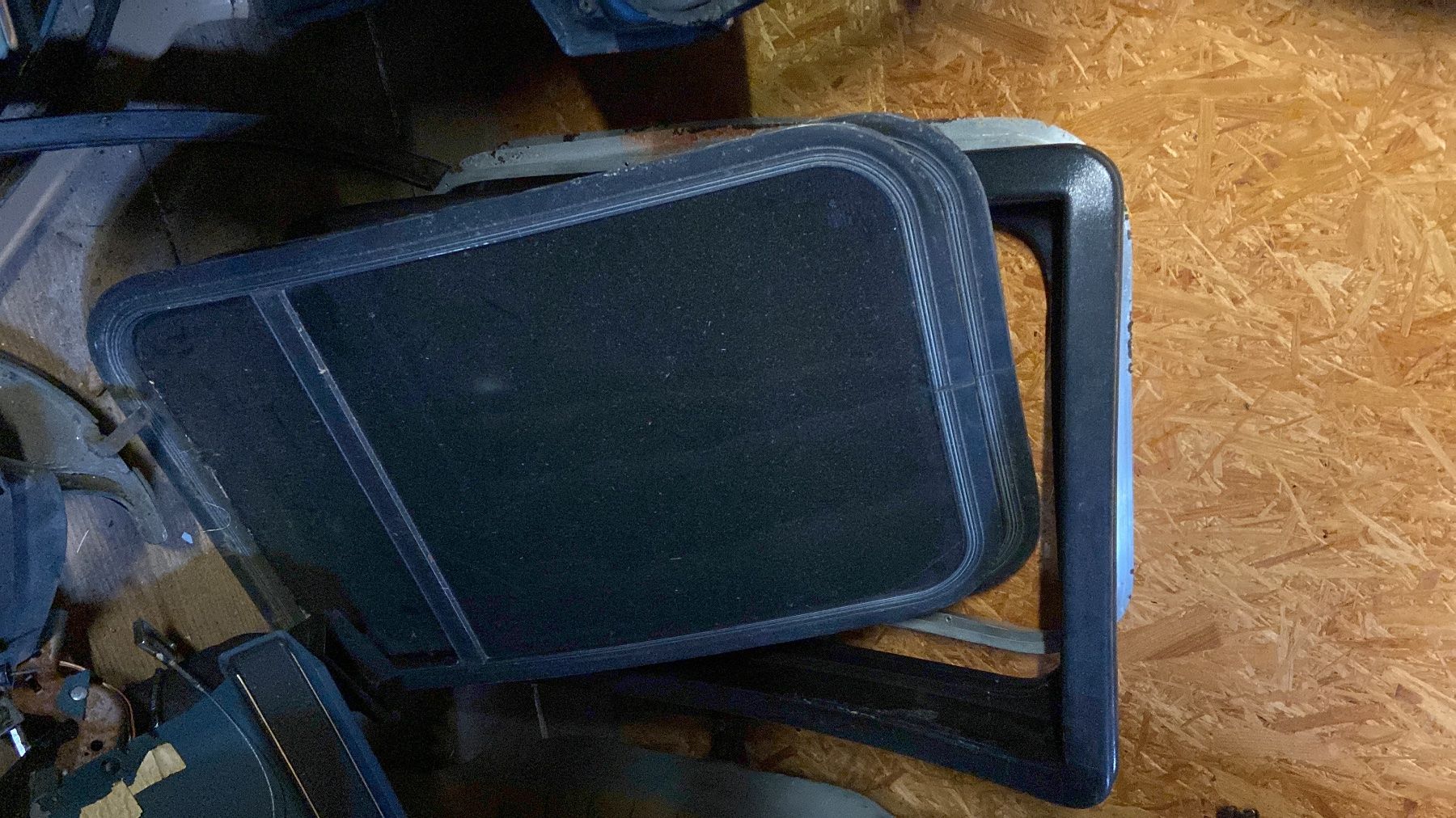 Ford Accessori per altri veicoli: Ford econoline 1986 v8 van Teile – Usato da Krummenau venduto da Deezley 4