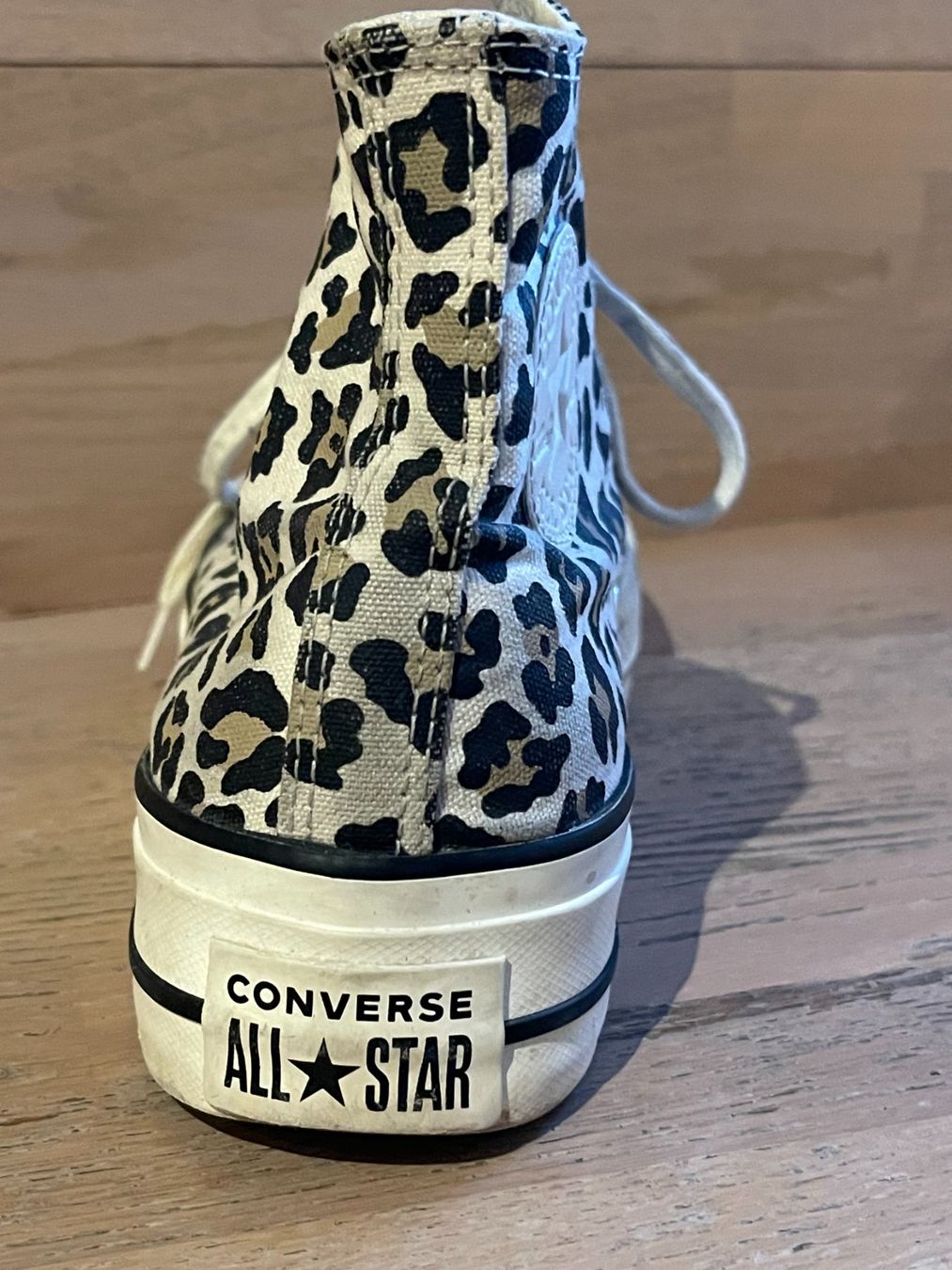 Converse Scarpe da uomo: Converse Hightop Leopardenmuster / Gr. 39 – Usato da Langnau am Albis venduto da KatG 3
