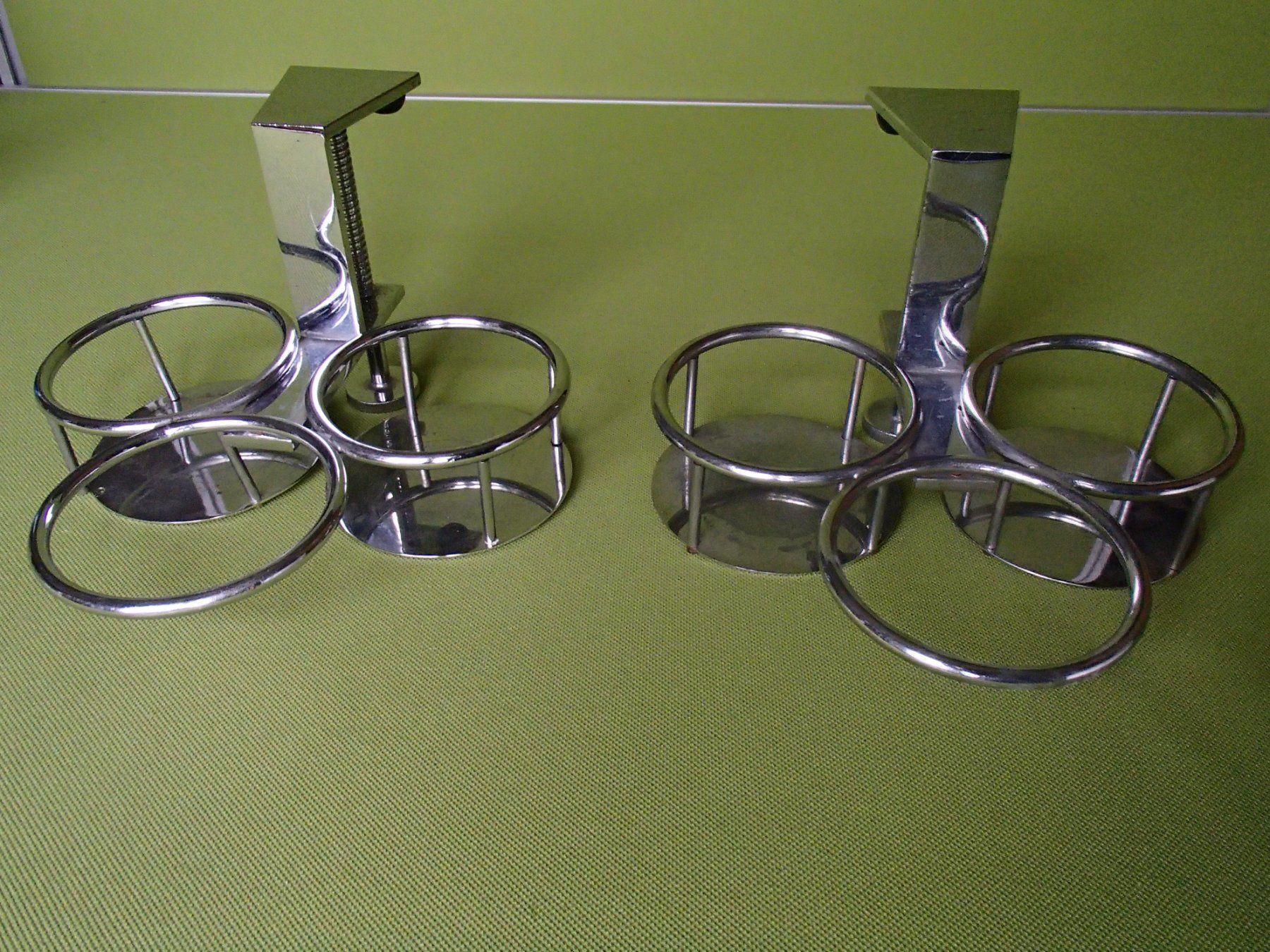 Altro per la casa: 2 Glas und Schalen Halter zu anschrauben – Usato da Schöfflisdorf venduto da pullux