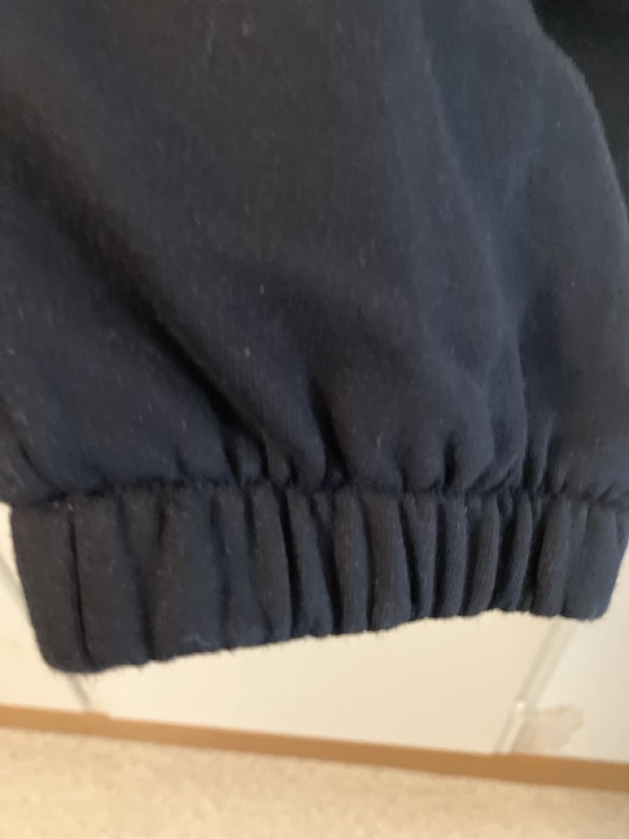 Lotti di vestiti: Hoodie und Hose – Usato da Basel venduto da aguona 2