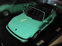 Porsche 930 Turbo Slant Nose grün * Revell 1:18