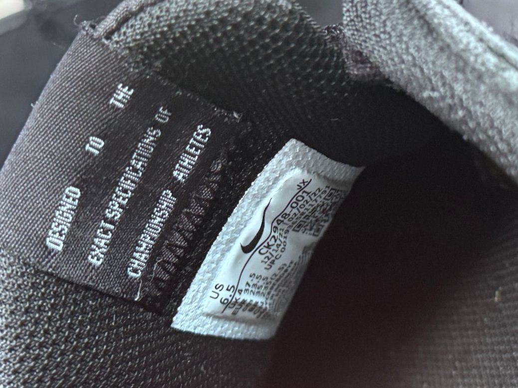 Nike Chaussures hommes: Sneaker Nike, schwarz, Gr. 37.5 – D'occasion à Baar par qsi2005 2