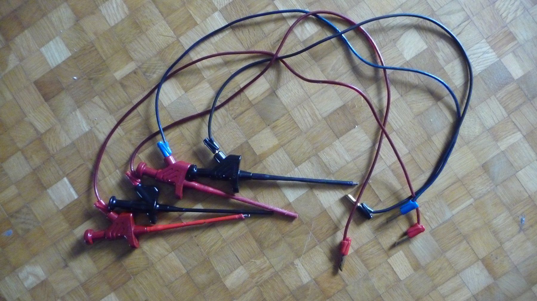 Trains électriques: 4 Abgreifklemmen mit kabel – D'occasion à Rapperswil SG par 1035f