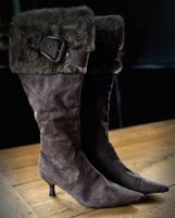 Enganliegende braune Stiefel by Gino Ventori Gr. 37