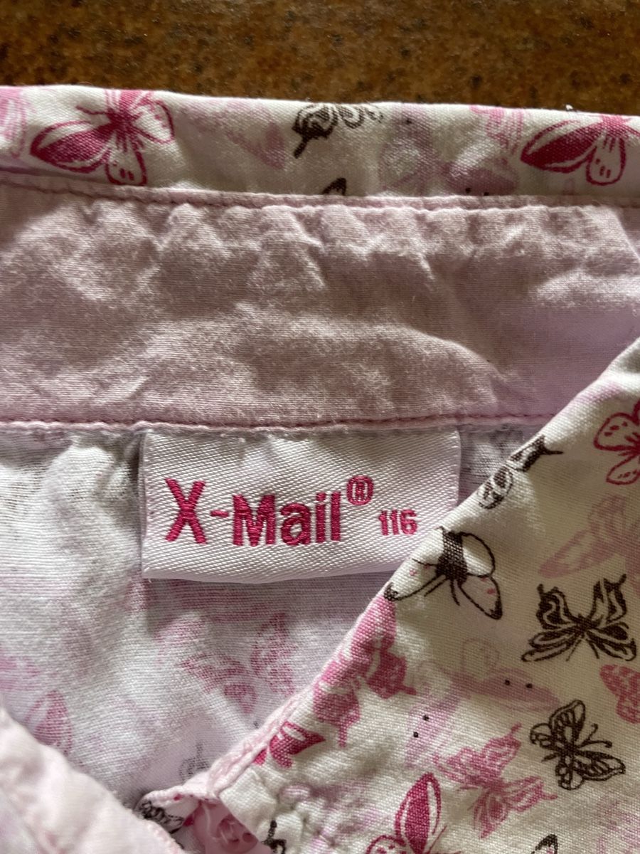 Blusen, T-Shirts & Tops: Bluse Kinder Schmetterlingsmuster – Gebraucht aus Zermatt von mar_f9v6 2