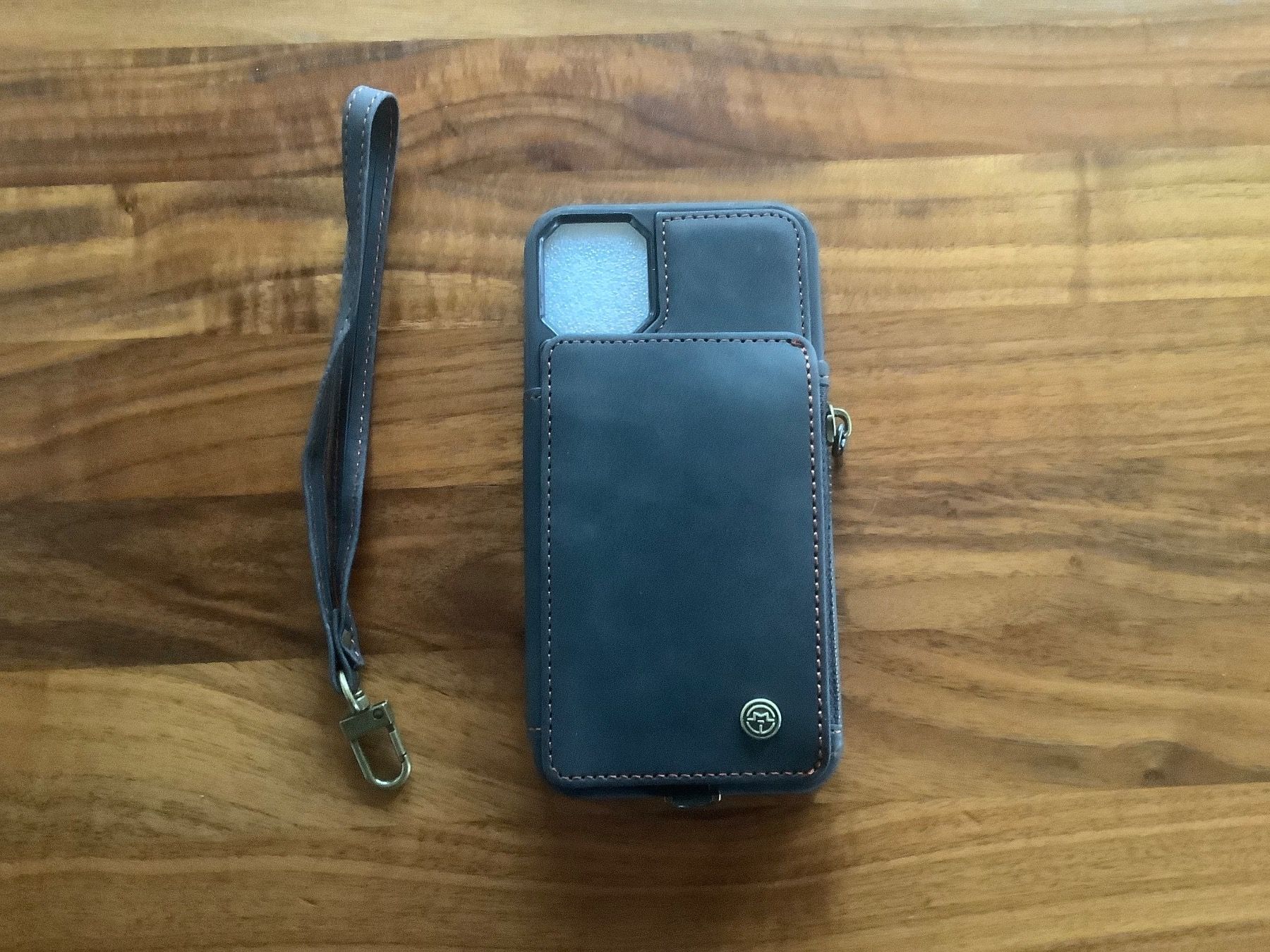 Coques & Protection écran: iPhone 11 Handycase mit Geldfach – Neuf avec emballage d'origine à Hochdorf par Biero70 1