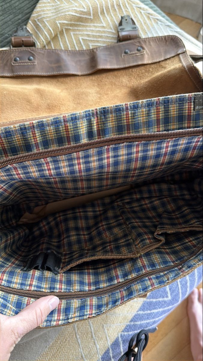 Aunts & Uncles Taschen: Leder Tasche von aunts & uncles aus Echtleder – Gebraucht aus Sursee von ste_zr96 7