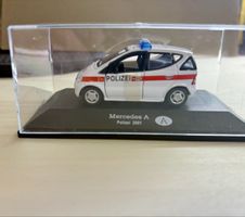 Modellauto Mercedes A-Klasse Polizei 2001 in Vitrine